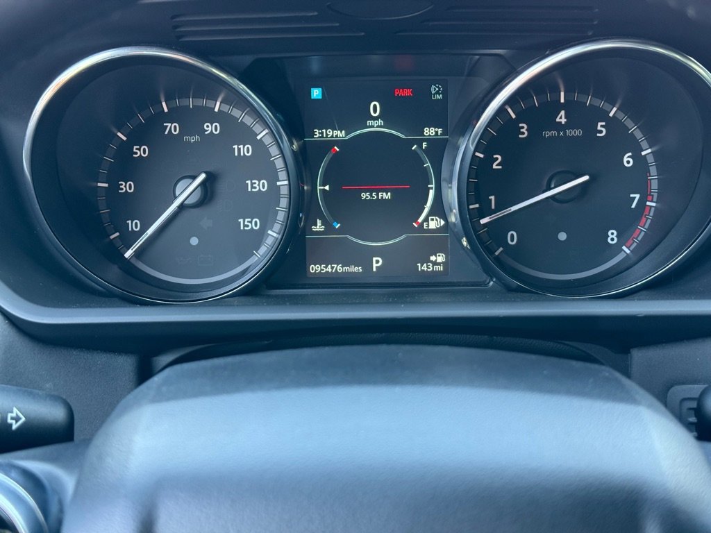 Used 2019 Land Rover Discovery SE image 21