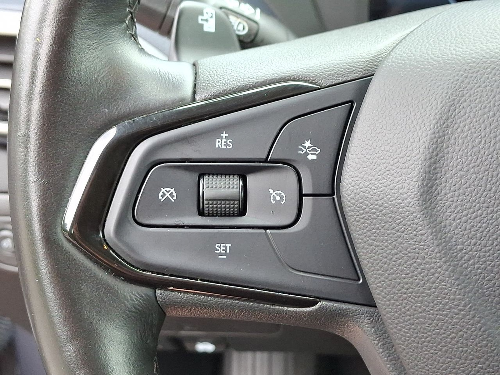 Certified 2023 Chevrolet Bolt EUV Premier FWD image 17