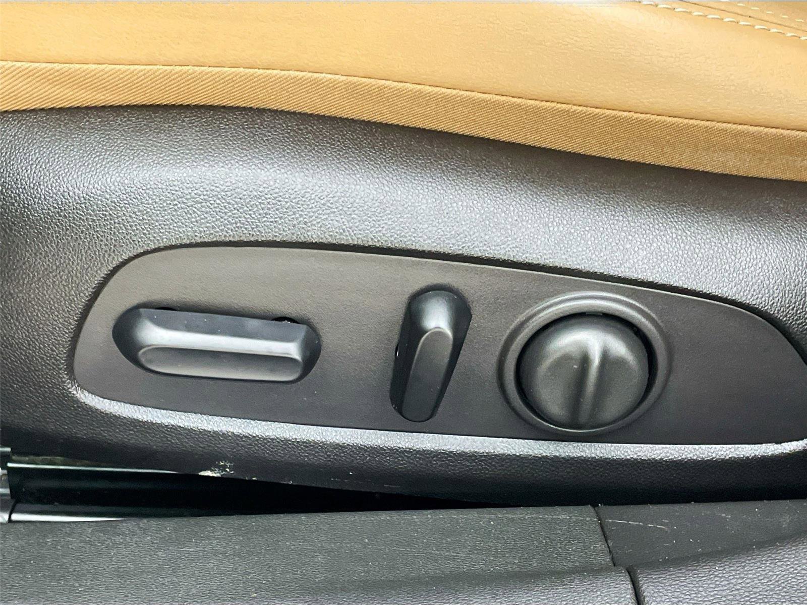 Used 2017 Buick LaCrosse Essence image 21