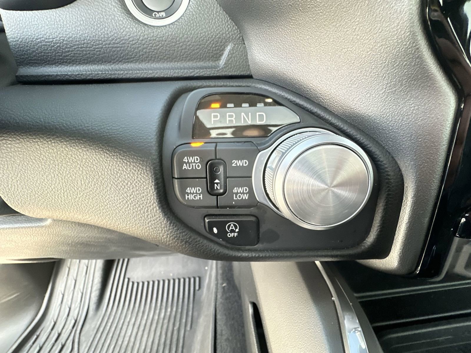 Used 2025 RAM 1500 Laramie w/ Sport Appearance Package AWD/4WD image 16