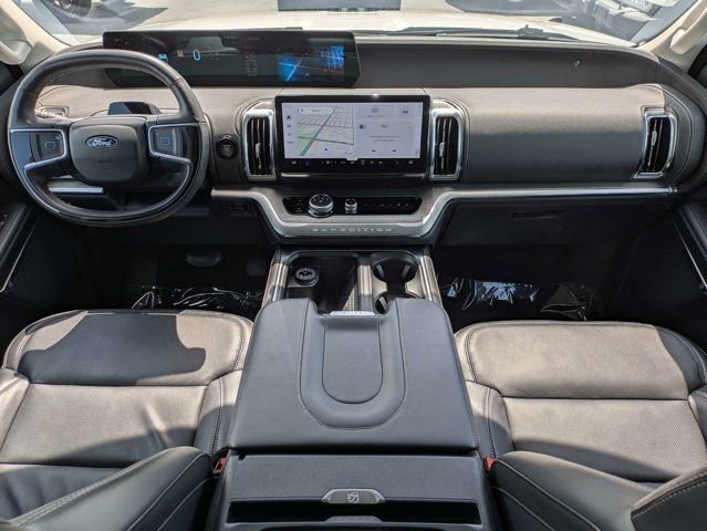 Used 2025 Ford Expedition Platinum AWD/4WD image 17