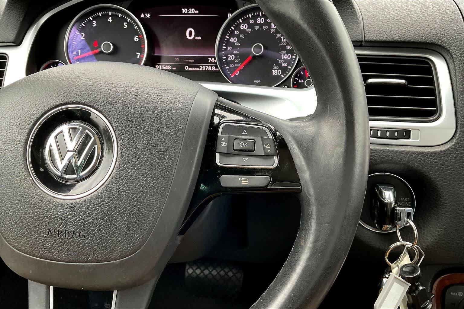 Used 2013 Volkswagen Touareg VR6 AWD/4WD image 24