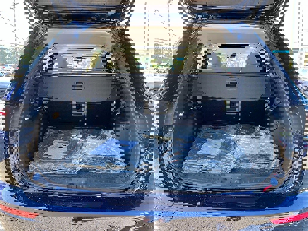 New 2025 Mitsubishi Outlander SE image 28