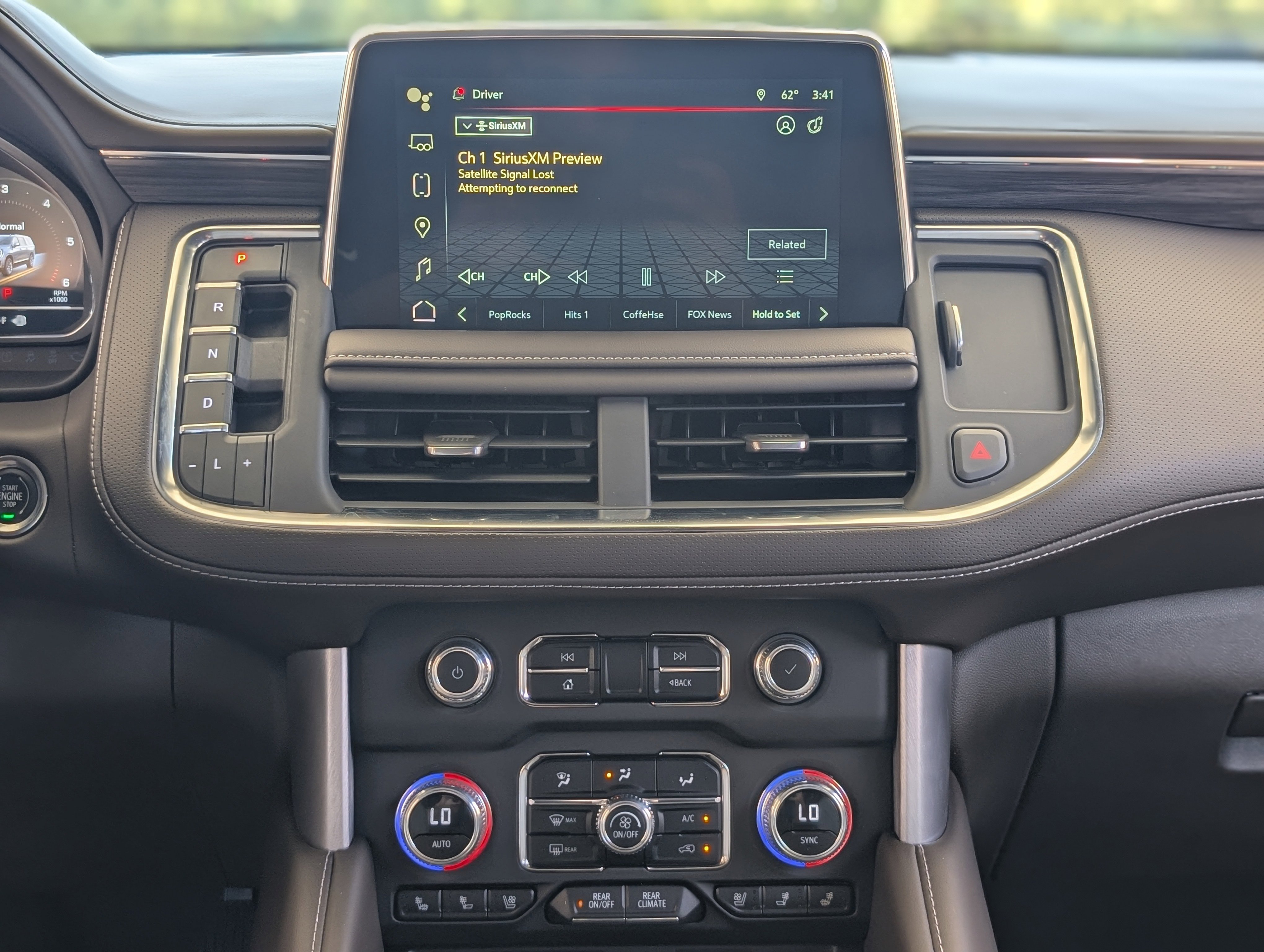 Used 2023 GMC Yukon XL SLT w/ SLT Luxury Package image 27