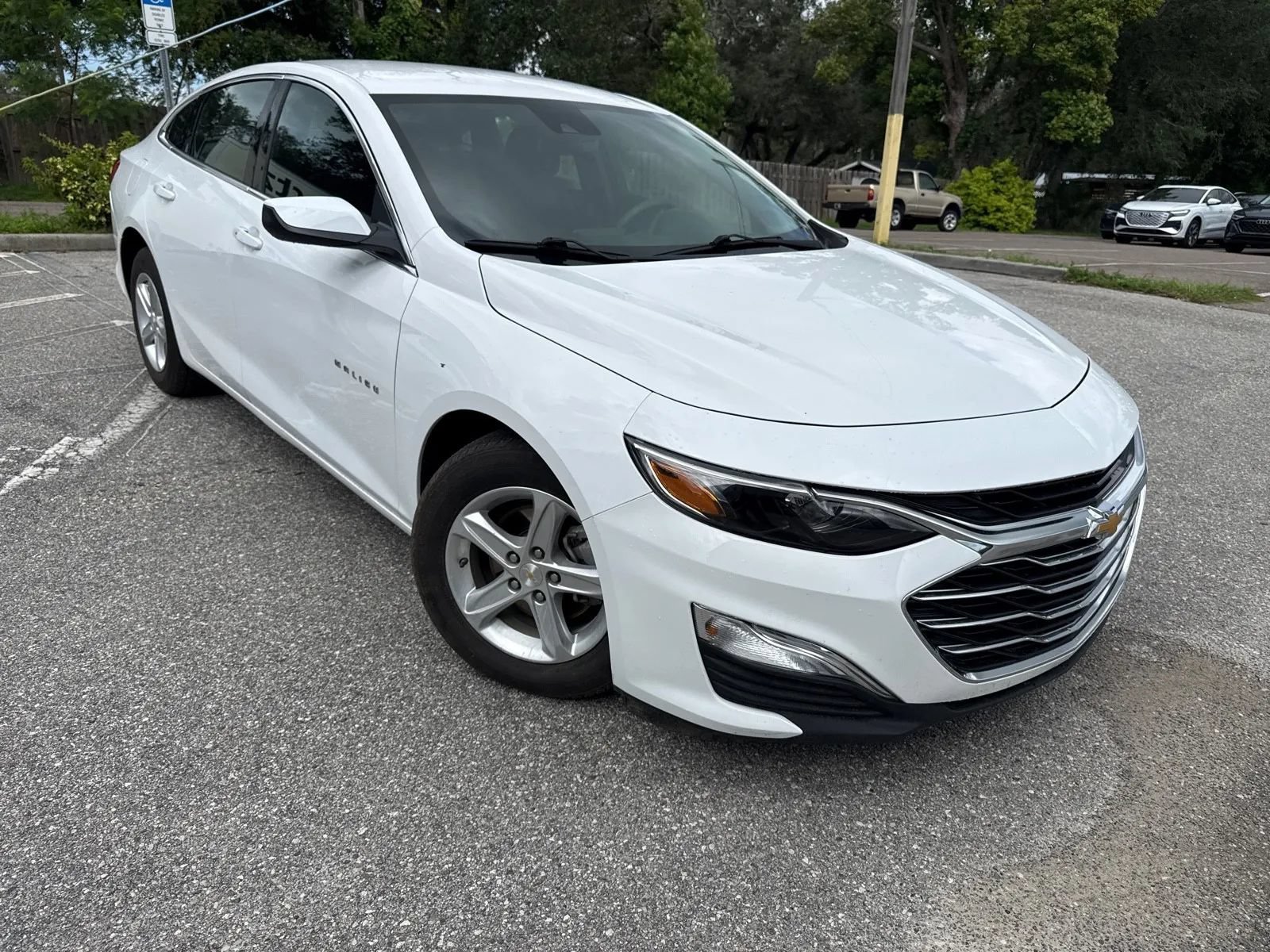 Used 2024 Chevrolet Malibu LS w/ Driver Confidence Package FWD image 5