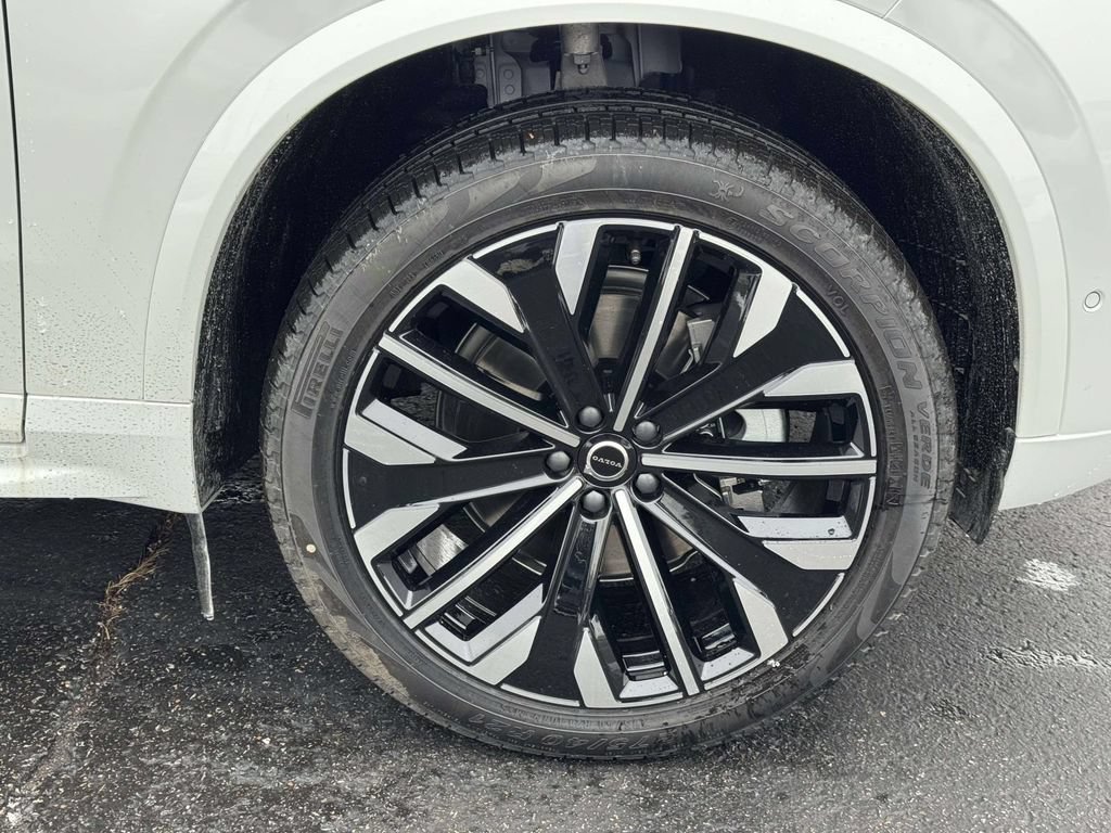 New 2026 Volvo XC90 B6 Plus w/ Protection Package Premier AWD/4WD image 25
