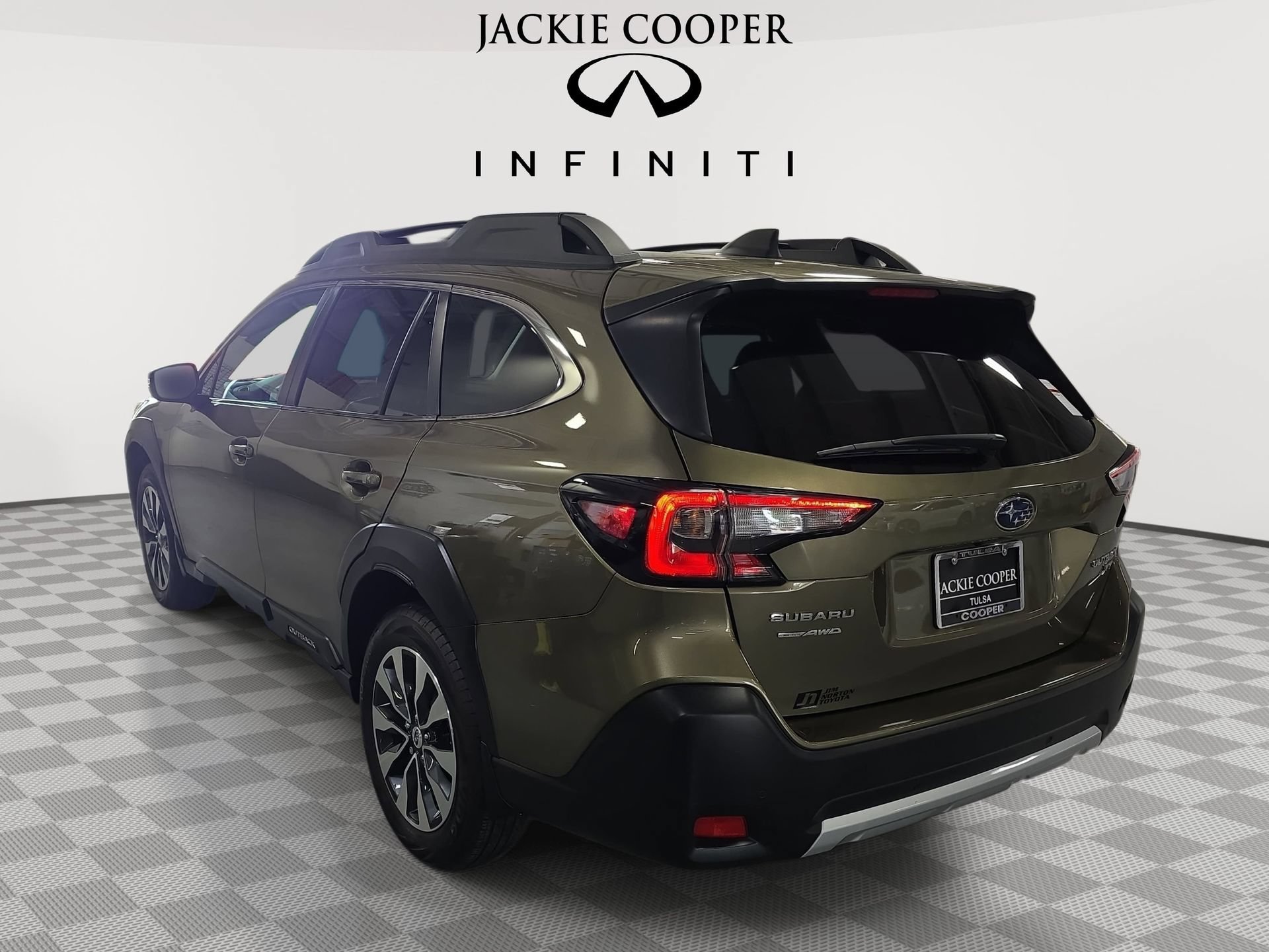 Used 2025 Subaru Outback Limited XT AWD/4WD image 7