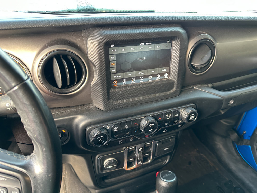 Used 2021 Jeep Gladiator Sport AWD/4WD image 10