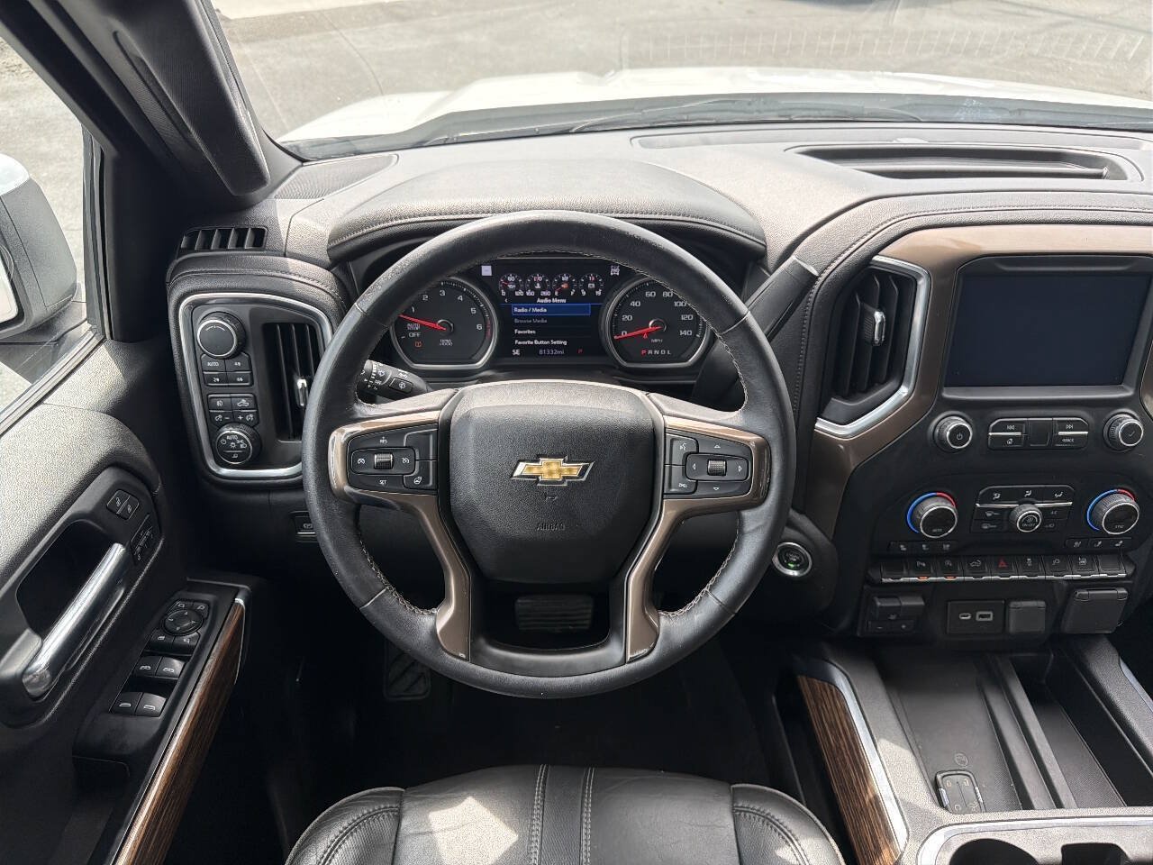 Used 2019 Chevrolet Silverado 1500 High Country w/ Technology Package AWD/4WD image 25