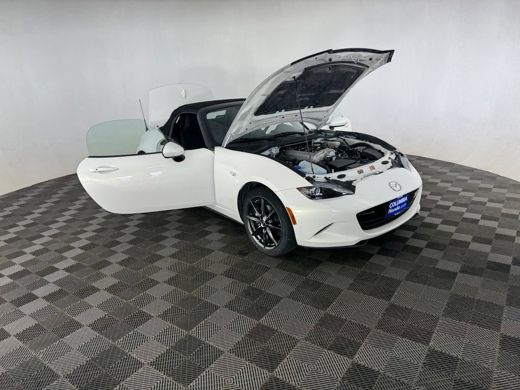 Used 2017 MAZDA MX-5 Miata Grand Touring RWD image 11