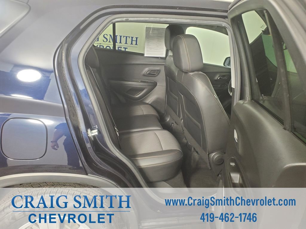 Used 2022 Chevrolet Trax LT w/ LT Convenience Package AWD/4WD image 14