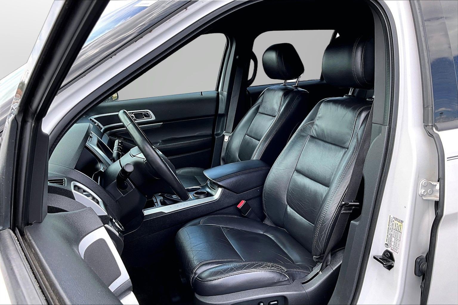 Used 2011 Ford Explorer XLT w/ 202A Rapid Spec Order Code FWD image 16