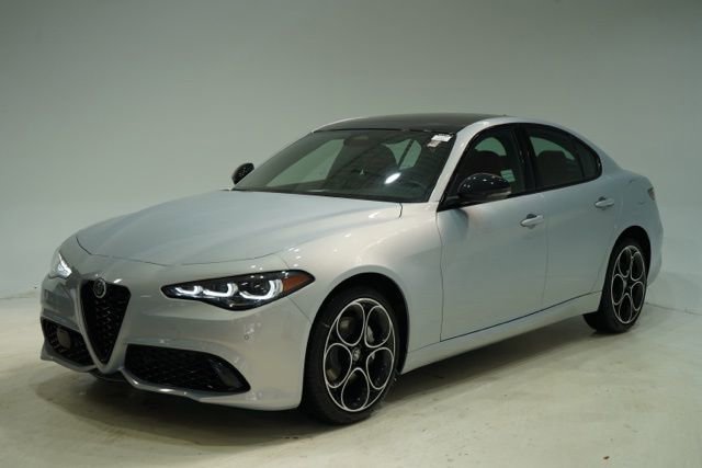 New 2025 Alfa Romeo Giulia AWD w/ Driving Assist Package image 3