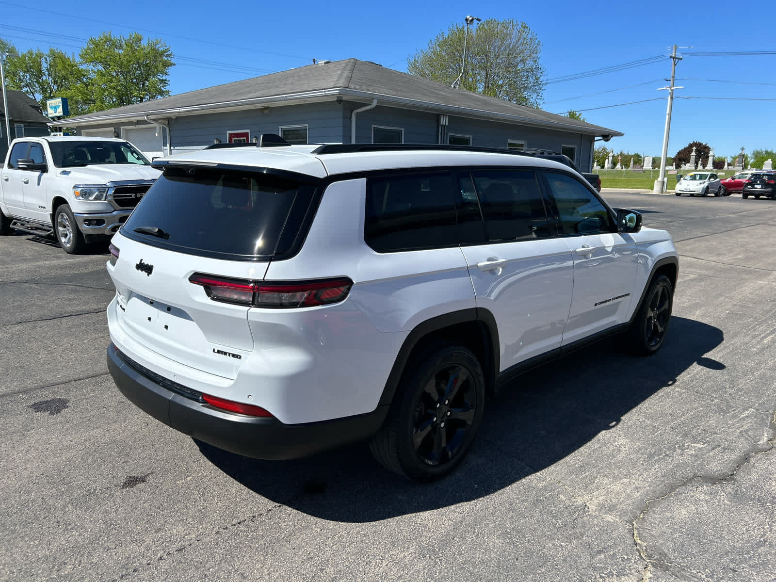 Used 2023 Jeep Grand Cherokee L Limited w/ Luxury Tech Group II AWD/4WD image 5