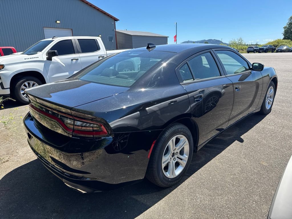 Used 2023 Dodge Charger SXT RWD image 4