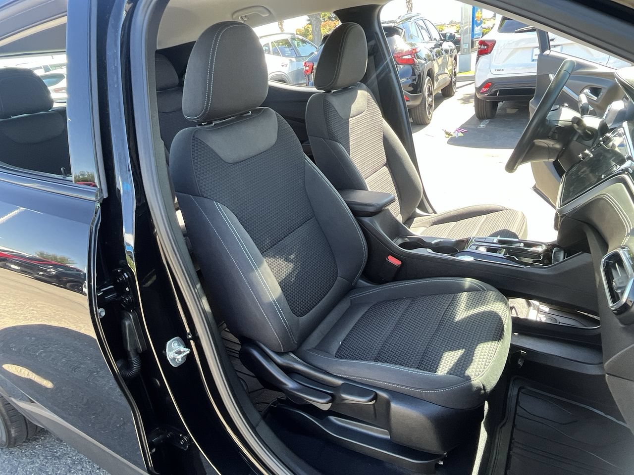 Used 2023 Chevrolet Bolt EUV LT w/ Driver Confidence Package FWD image 24