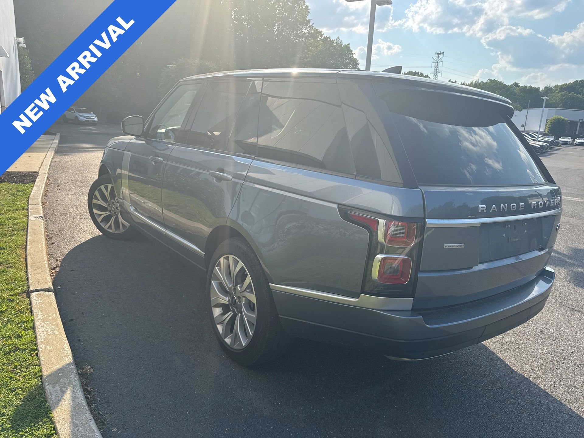 Used 2019 Land Rover Range Rover Supercharged AWD/4WD image 4