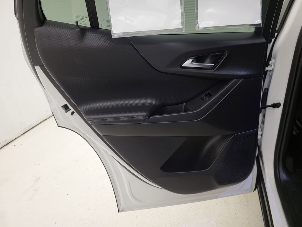 Certified 2026 Chevrolet Equinox LT image 38