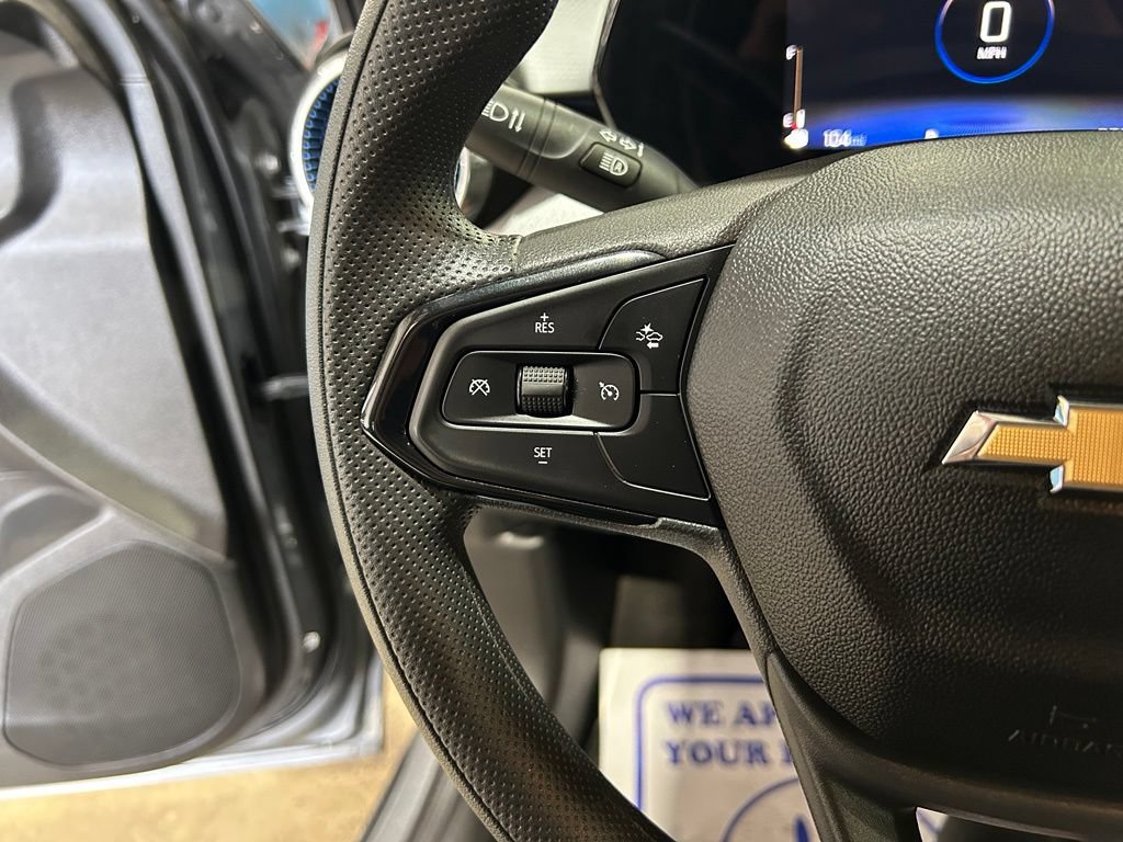 Used 2025 Chevrolet Trax LT FWD image 20