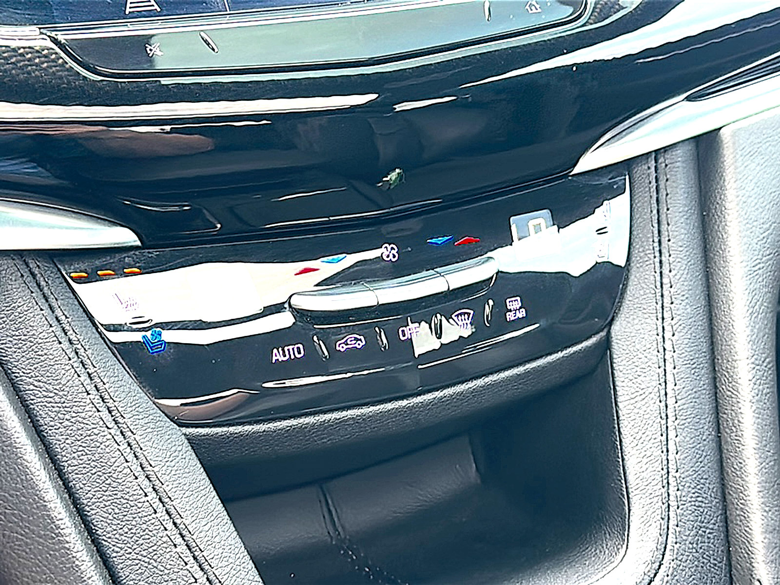 Used 2024 Cadillac XT6 Sport w/ LPO, Floor Liner Package AWD/4WD image 35