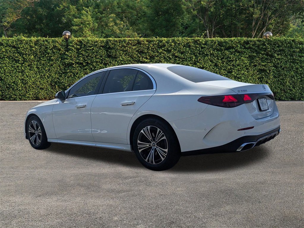 Used 2024 Mercedes-Benz E 350 4MATIC Sedan image 5