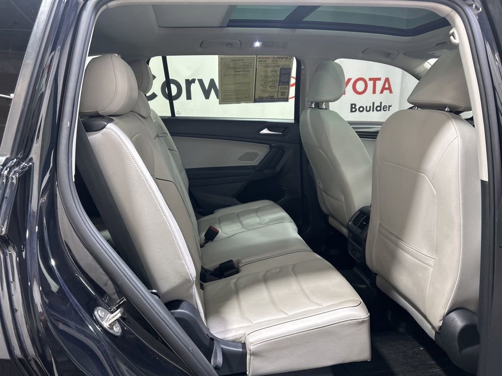 Used 2019 Volkswagen Tiguan SEL Premium w/ 3rd Row Seat Package image 16
