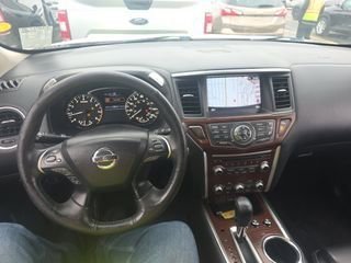 Used 2019 Nissan Pathfinder Platinum w/ Cargo Package image 9