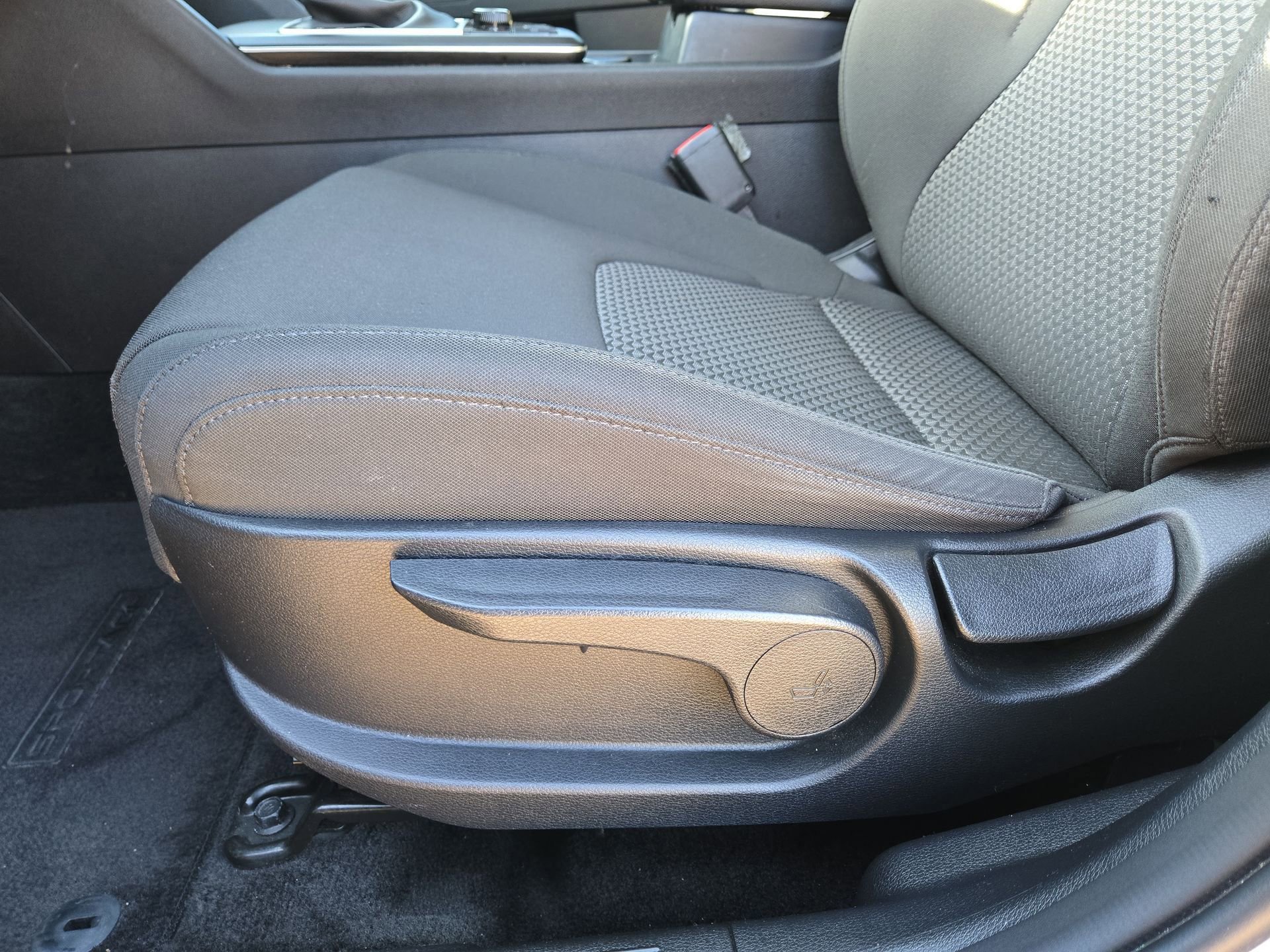 Used 2023 Kia Sportage LX image 17
