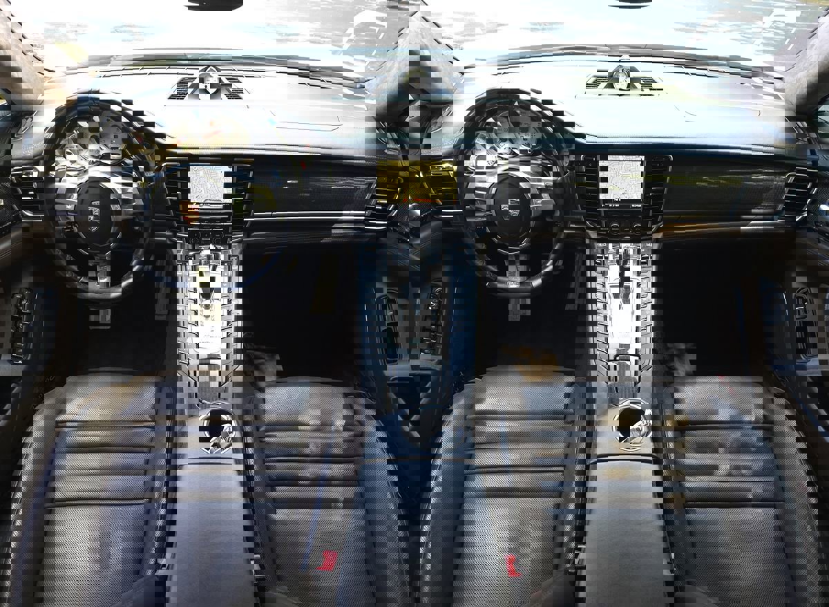 Used 2016 Porsche Panamera GTS w/ Premium Package Plus image 10