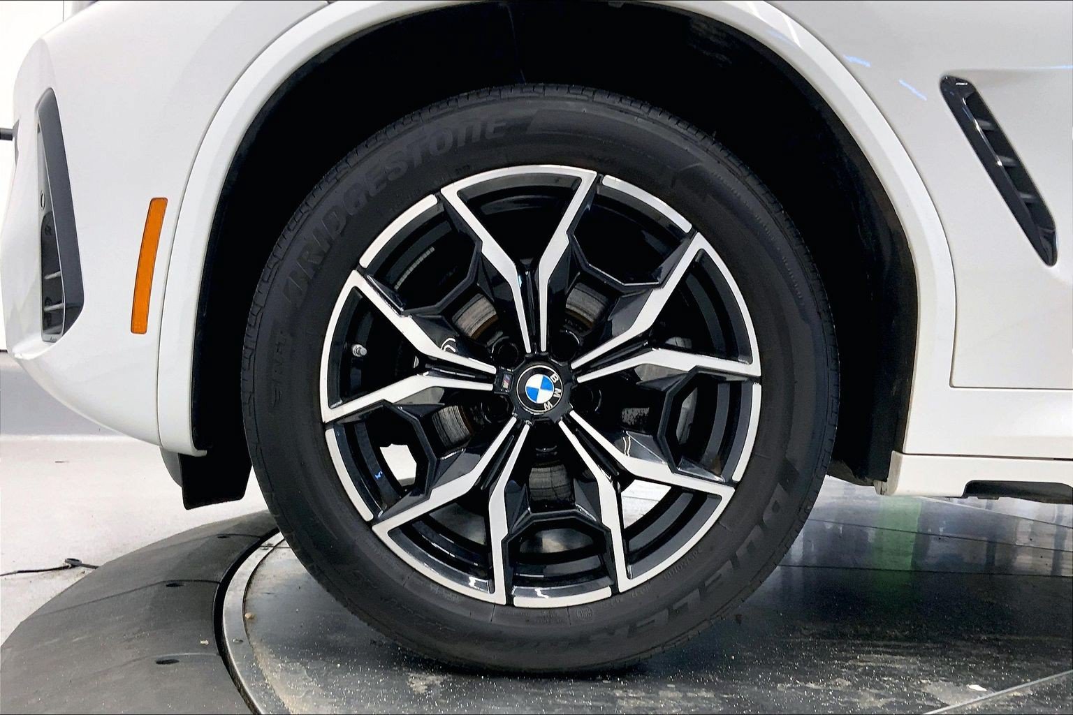 Used 2024 BMW X3 xDrive30i w/ Premium Package AWD/4WD image 11