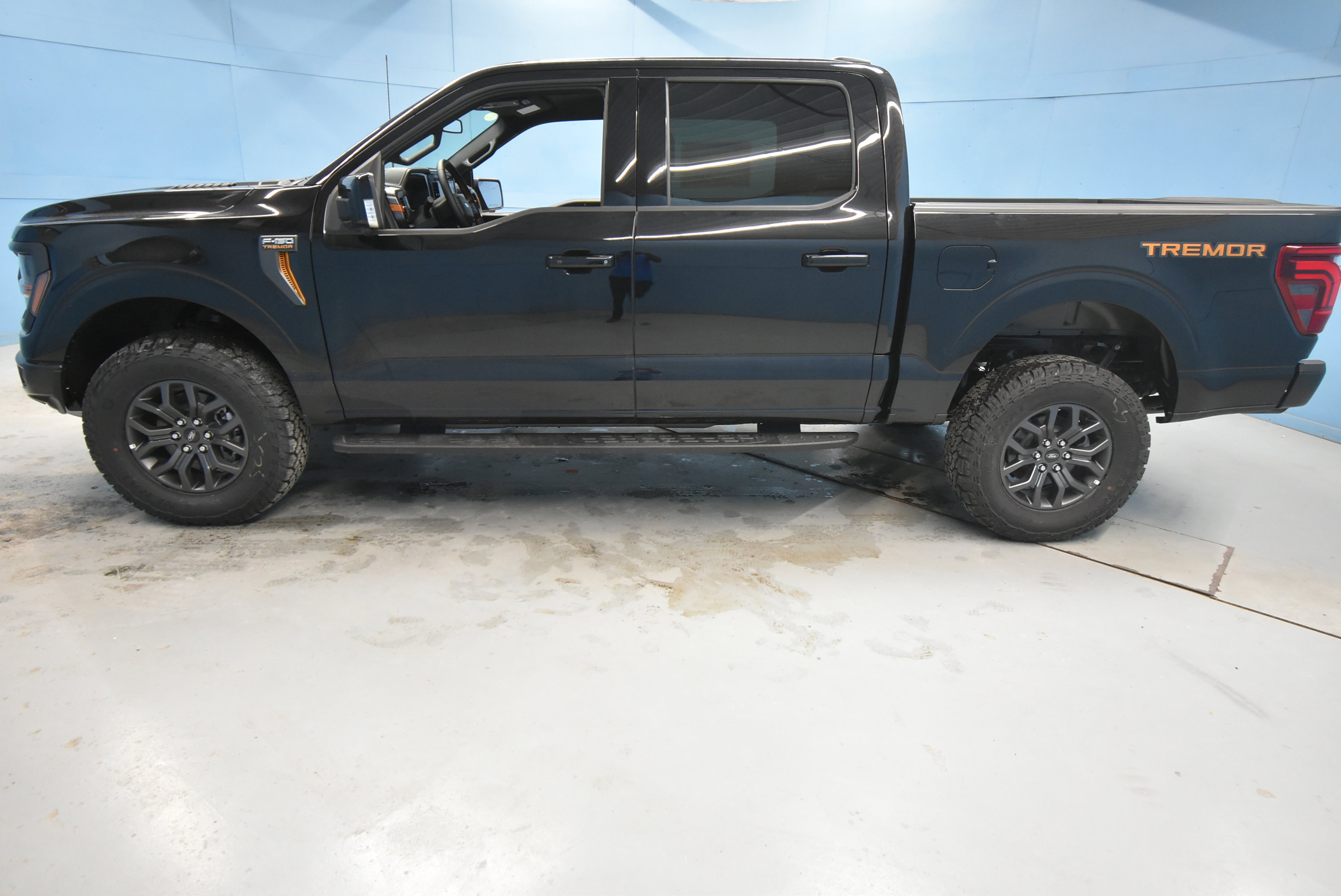 New 2025 Ford F150 Tremor w/ Equipment Group 402A High image 28