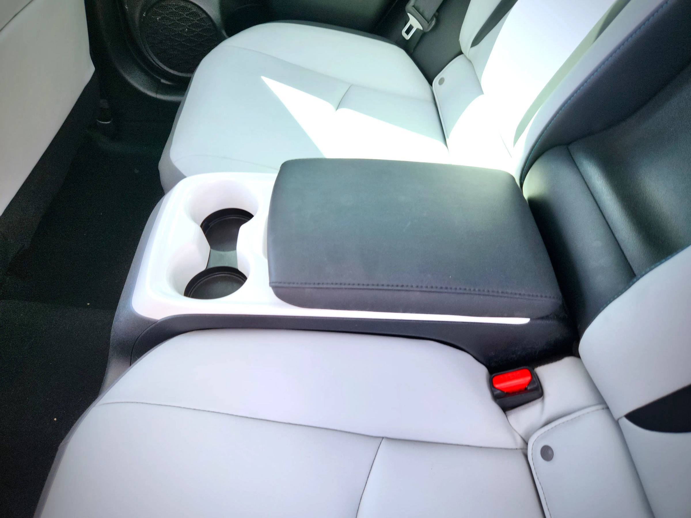 Used 2017 Toyota Prius Prime Advanced w/ Carpet Mat Package FWD image 21