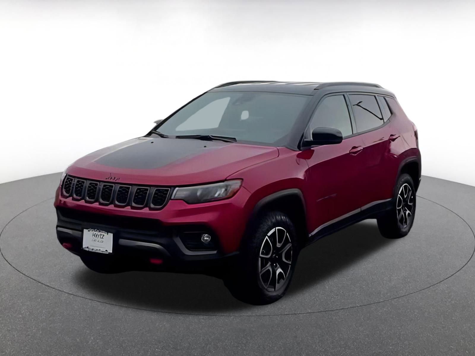 Used 2025 Jeep Compass Trailhawk image 3