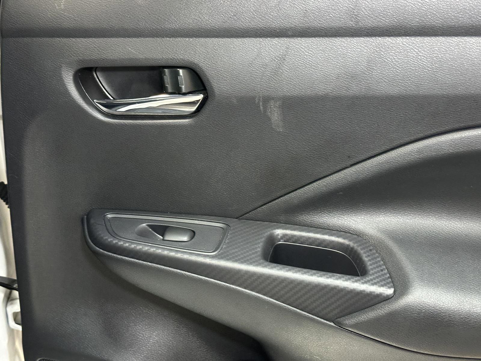 Used 2025 Nissan Versa SV FWD image 34