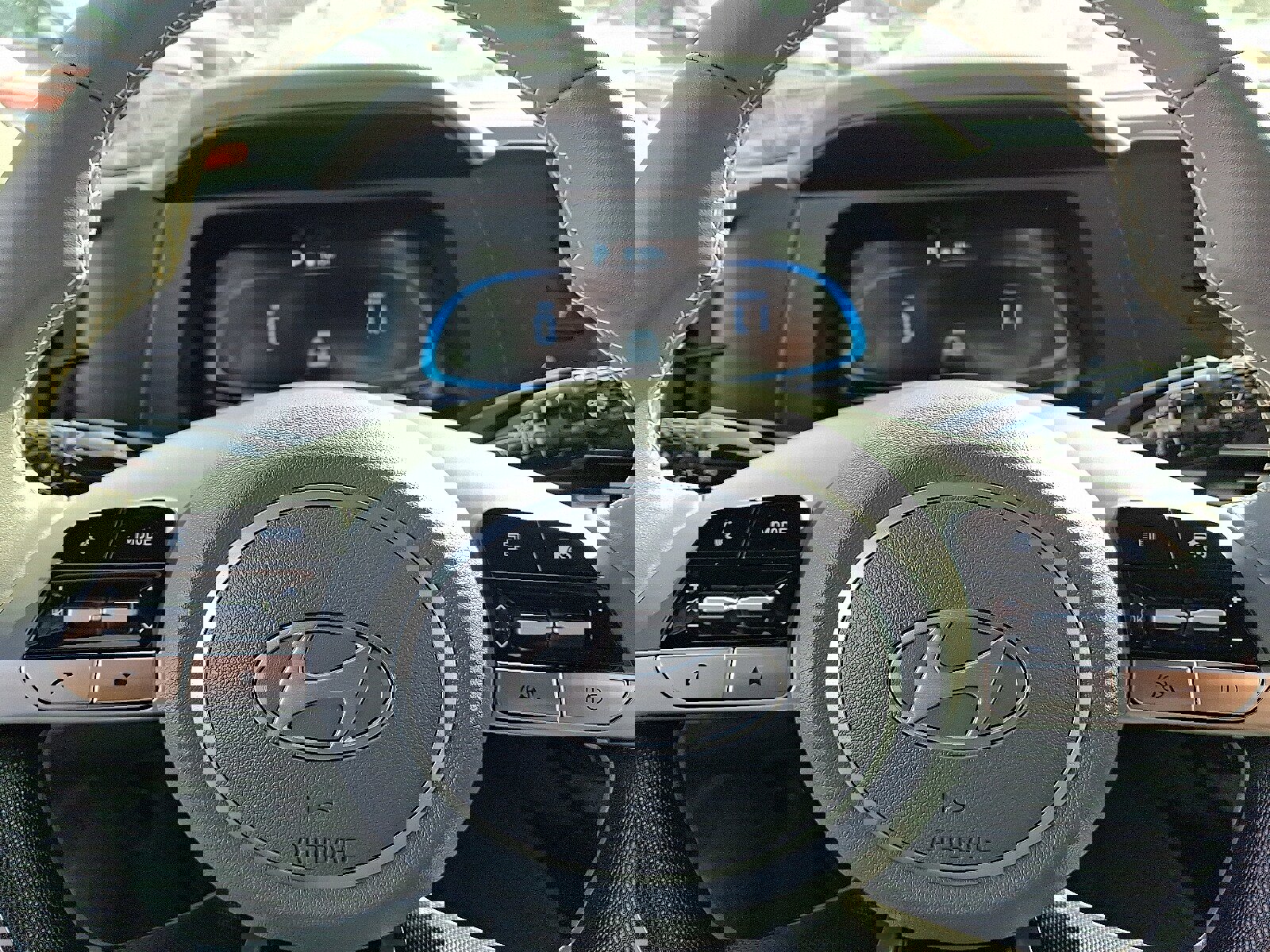 Used 2025 Hyundai Elantra Sport image 18