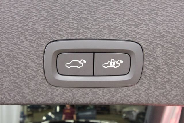 Used 2023 Volvo C40 Recharge Core AWD/4WD image 29