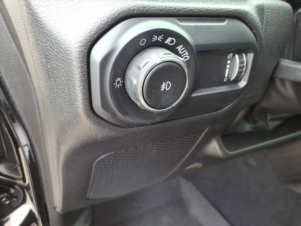 Used 2023 Jeep Wrangler Sport S image 21