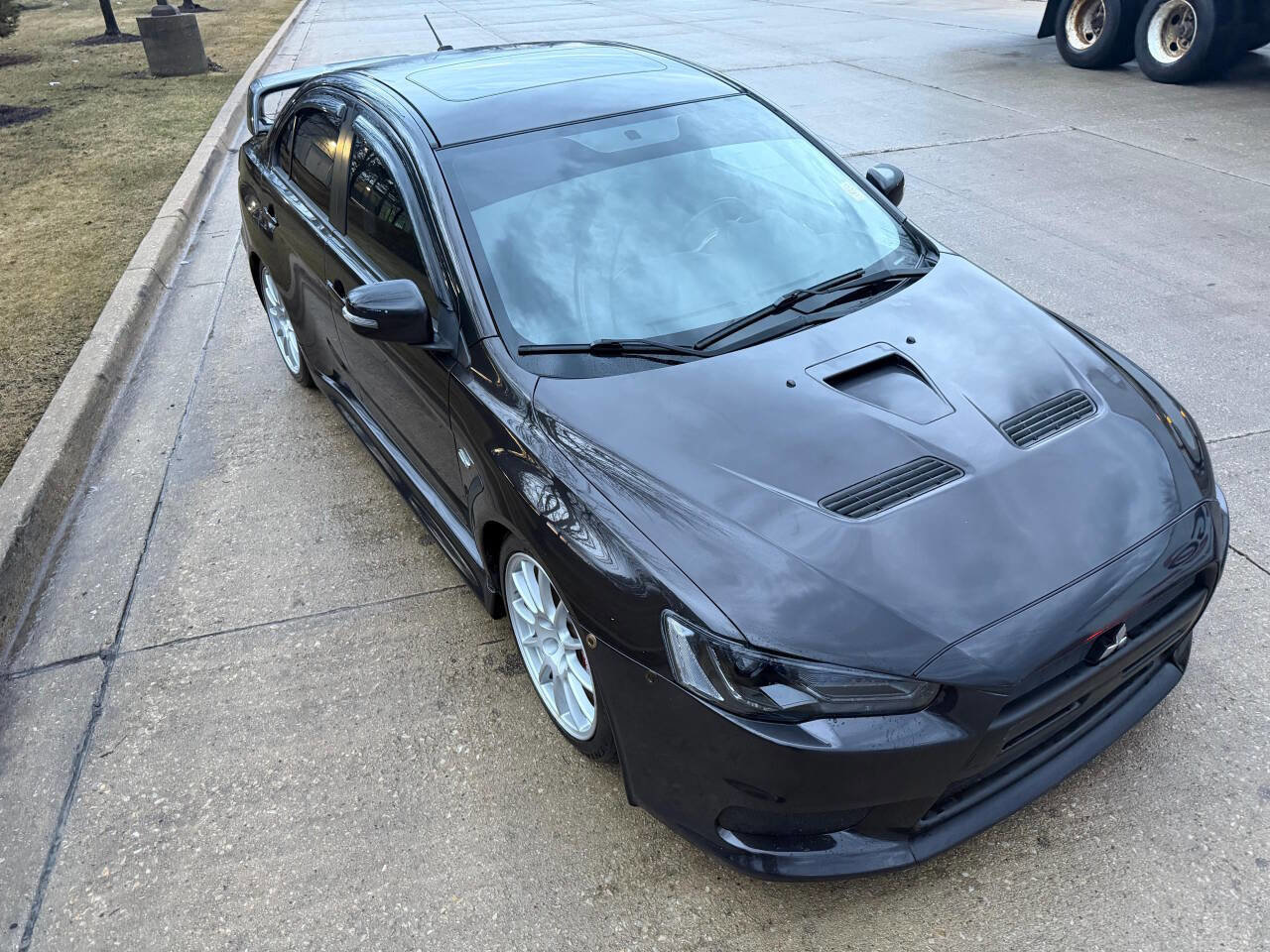Used 2015 Mitsubishi Lancer Evolution GSR image 3
