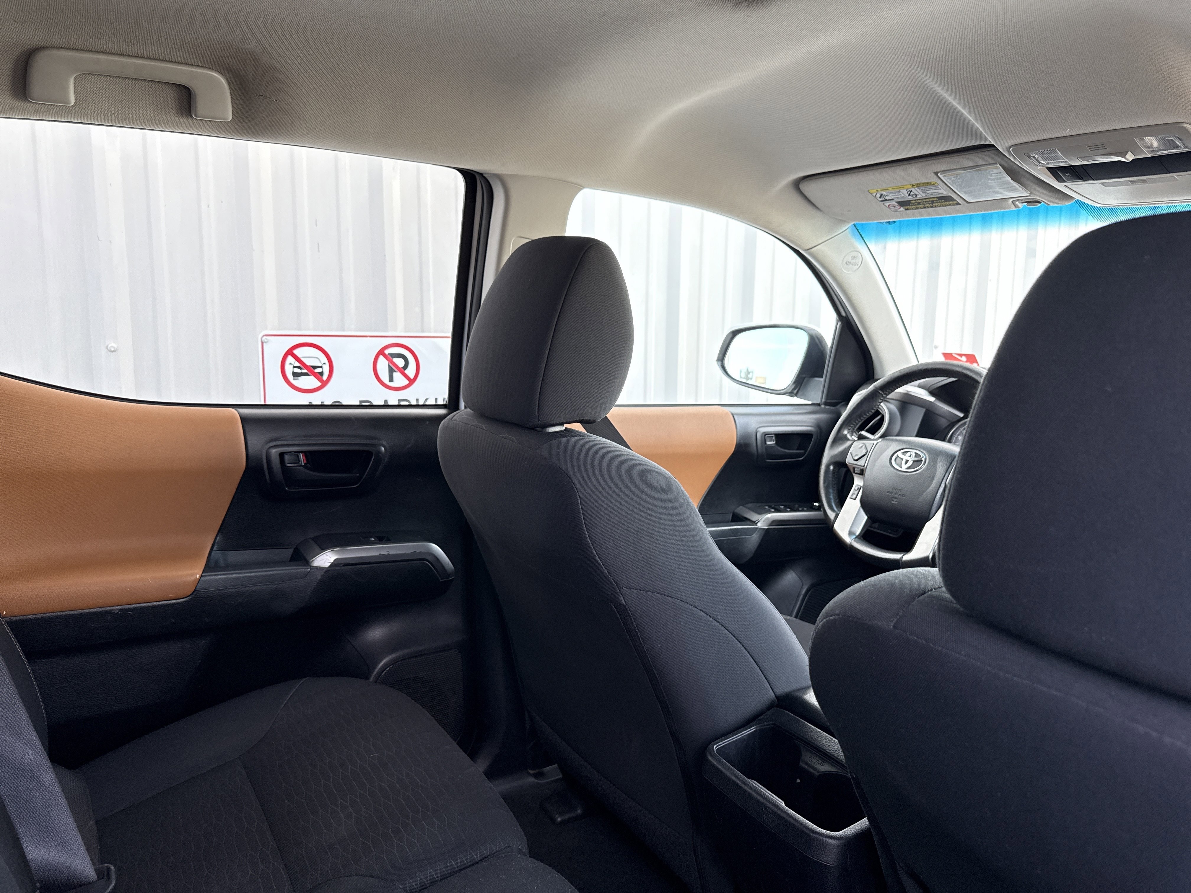 Used 2017 Toyota Tacoma SR5 w/ Tow Package image 37