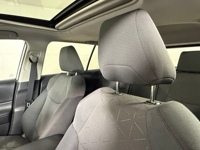 Used 2019 Toyota RAV4 XLE FWD image 5