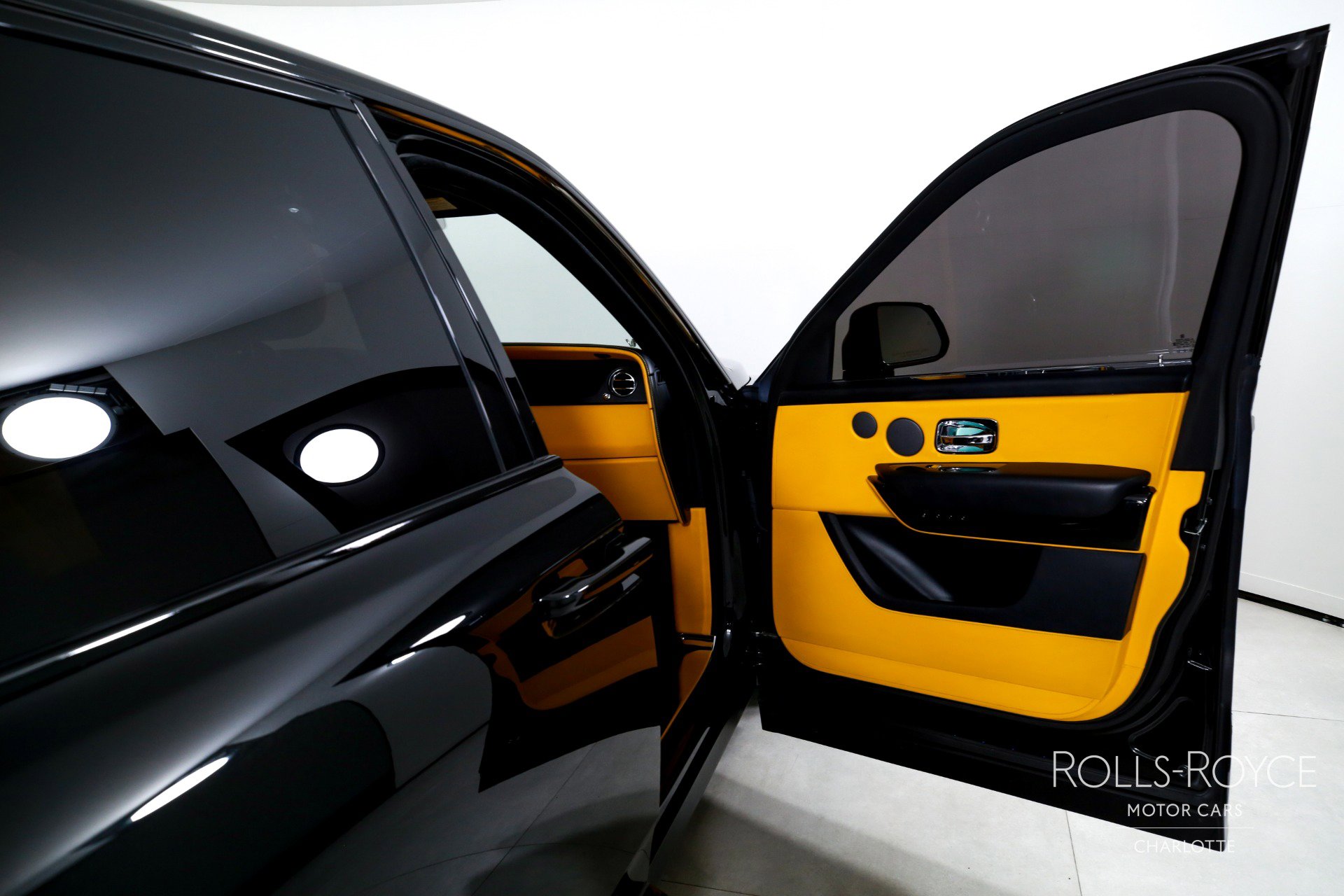 Used 2022 Rolls-Royce Cullinan image 31