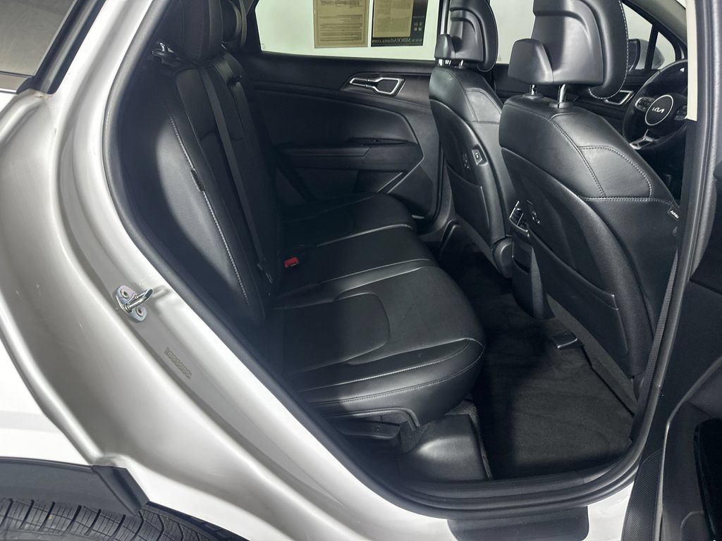 Used 2025 Kia Sportage EX FWD image 15