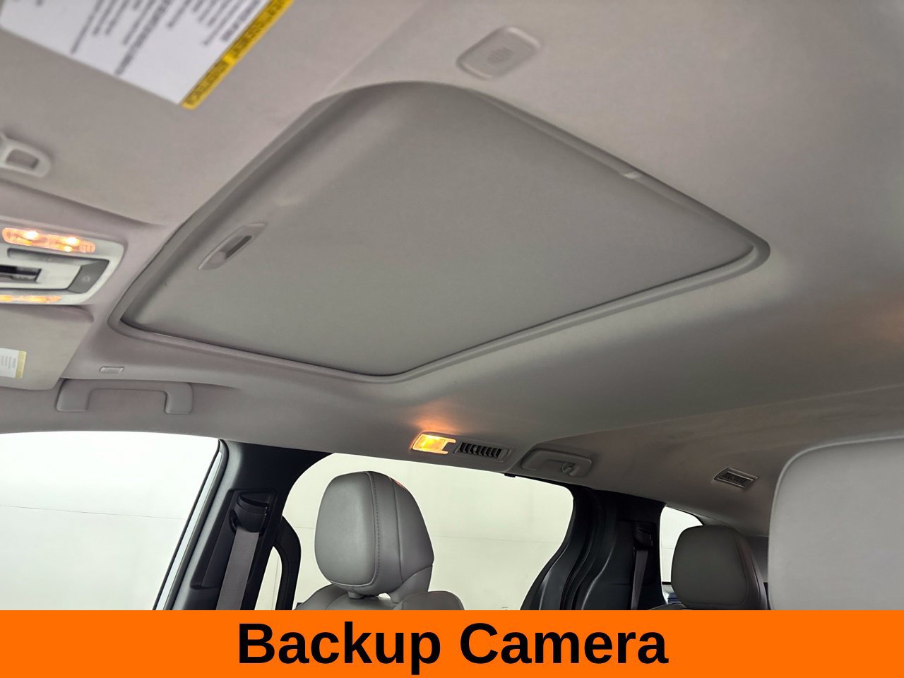 Used 2025 Toyota Sienna XLE FWD image 12