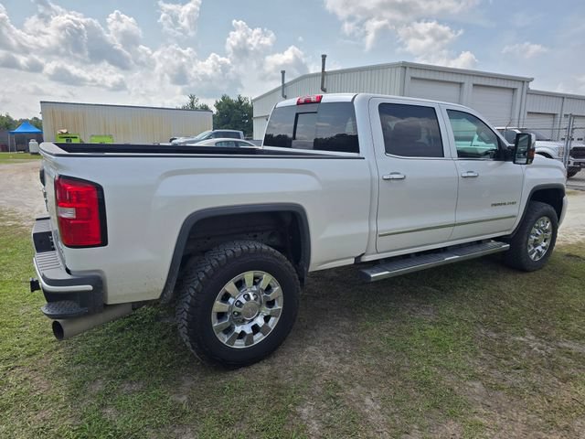 Used 2019 GMC Sierra 2500 Denali w/ Duramax Plus Package AWD/4WD image 7