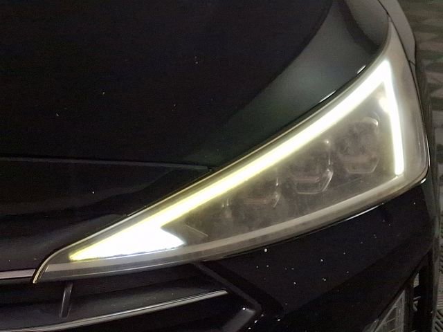 Used 2019 Hyundai Elantra Limited w/ Cargo Package FWD image 12