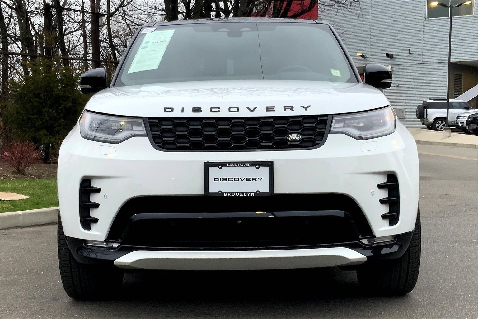 Certified 2025 Land Rover Discovery Dynamic SE AWD/4WD image 3