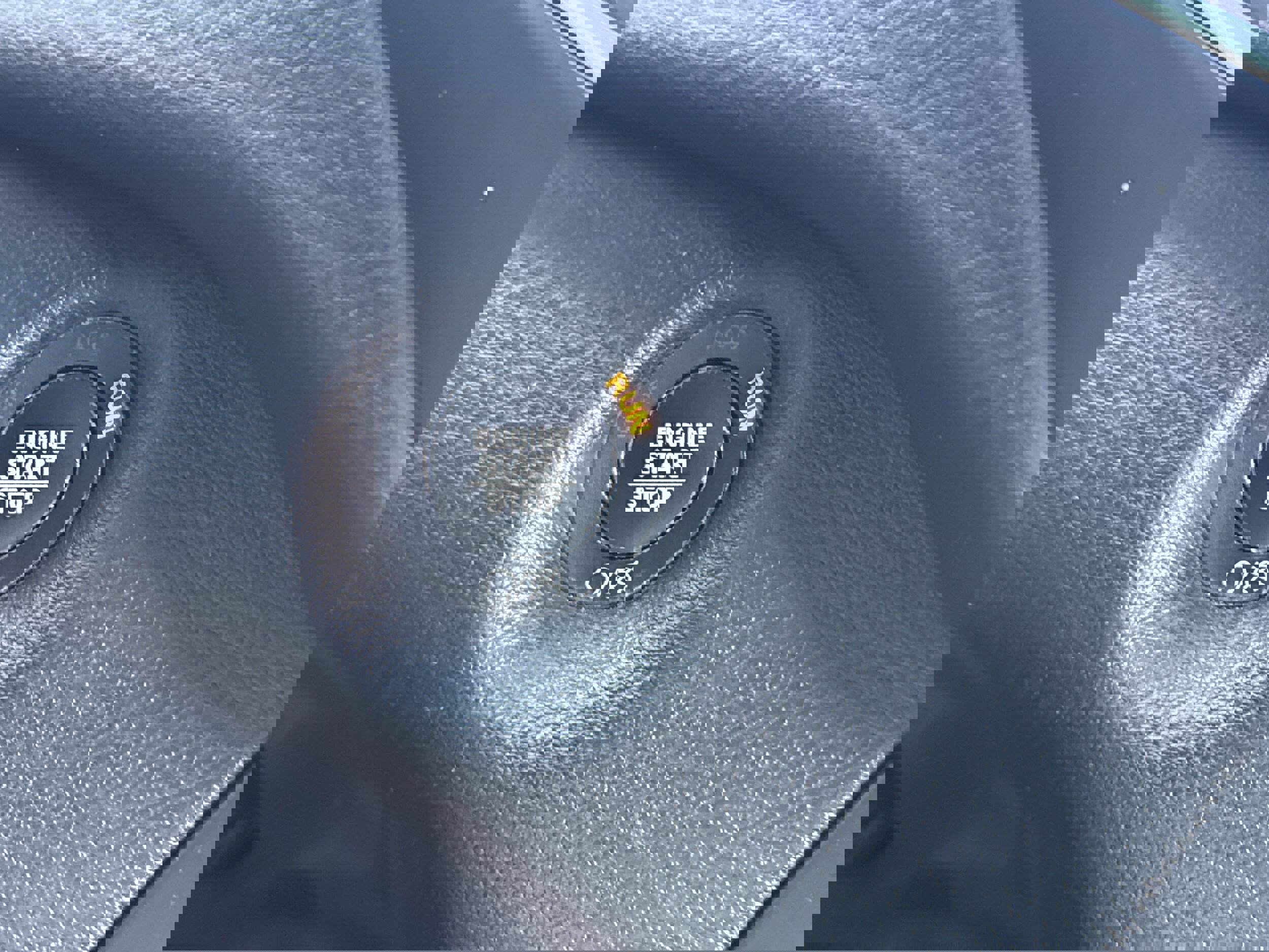 Used 2019 Jeep Cherokee Latitude Plus w/ Comfort/Convenience Group image 18