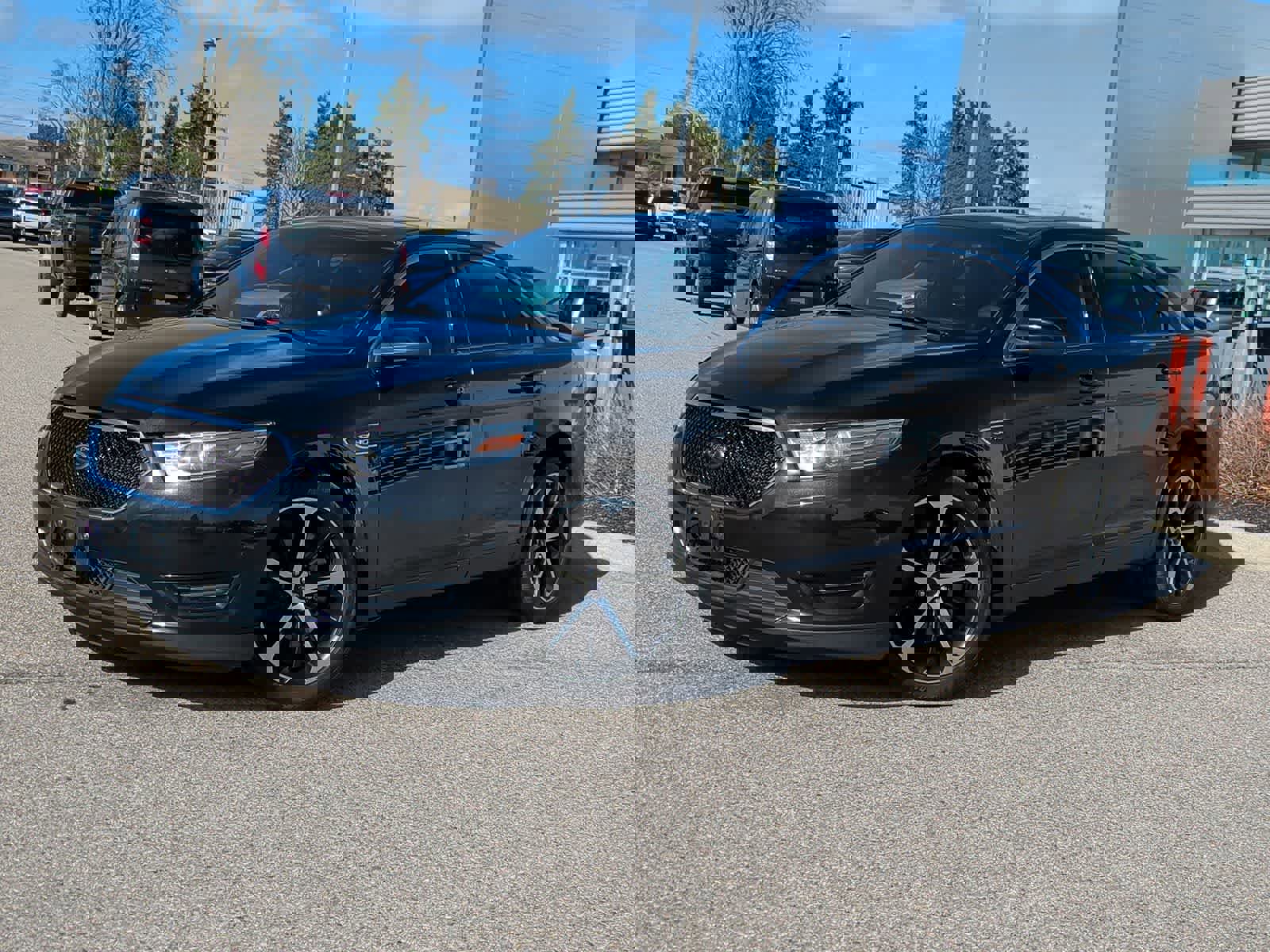 Used 2015 Ford Taurus SHO w/ Technology Package image 1