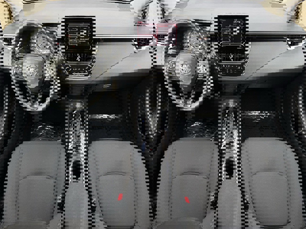 Used 2022 Toyota Corolla LE image 9