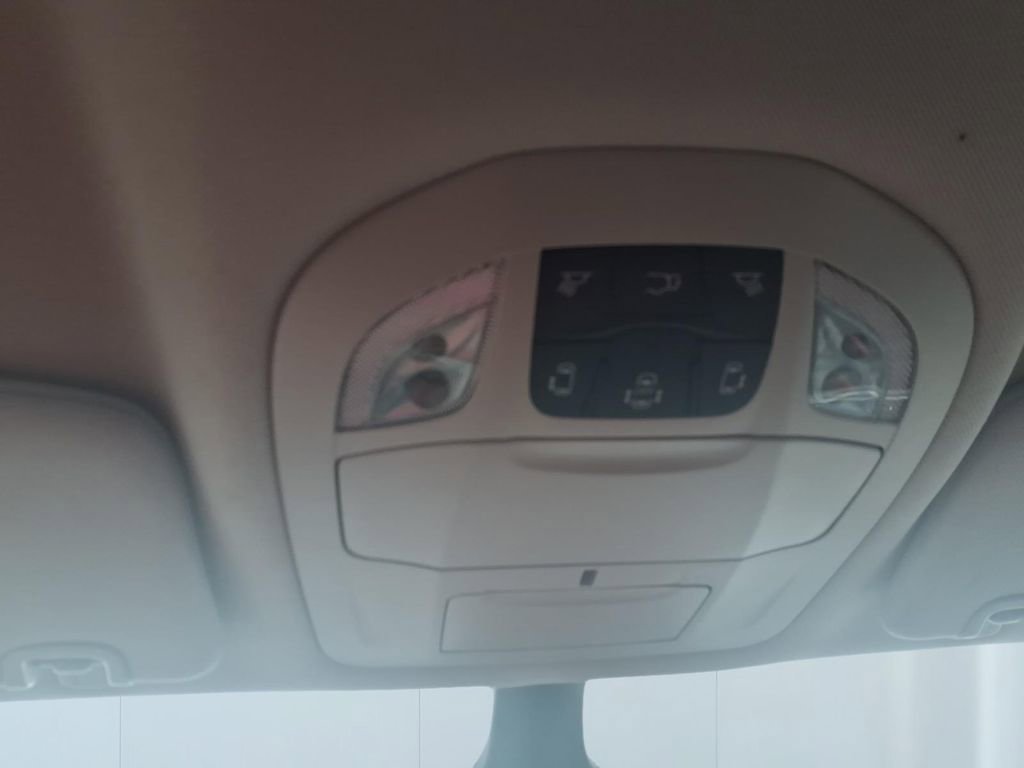 Used 2023 Chrysler Pacifica Touring-L image 24